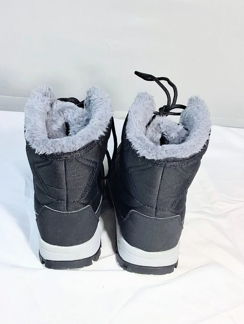 Women's Size 6/37 Mifawa Faux Fur Deep Tread Like New Snow Boots